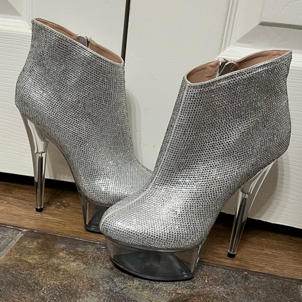 Stripper exotic dancer entertainer ankle boots booties heels Ellie Pleaser